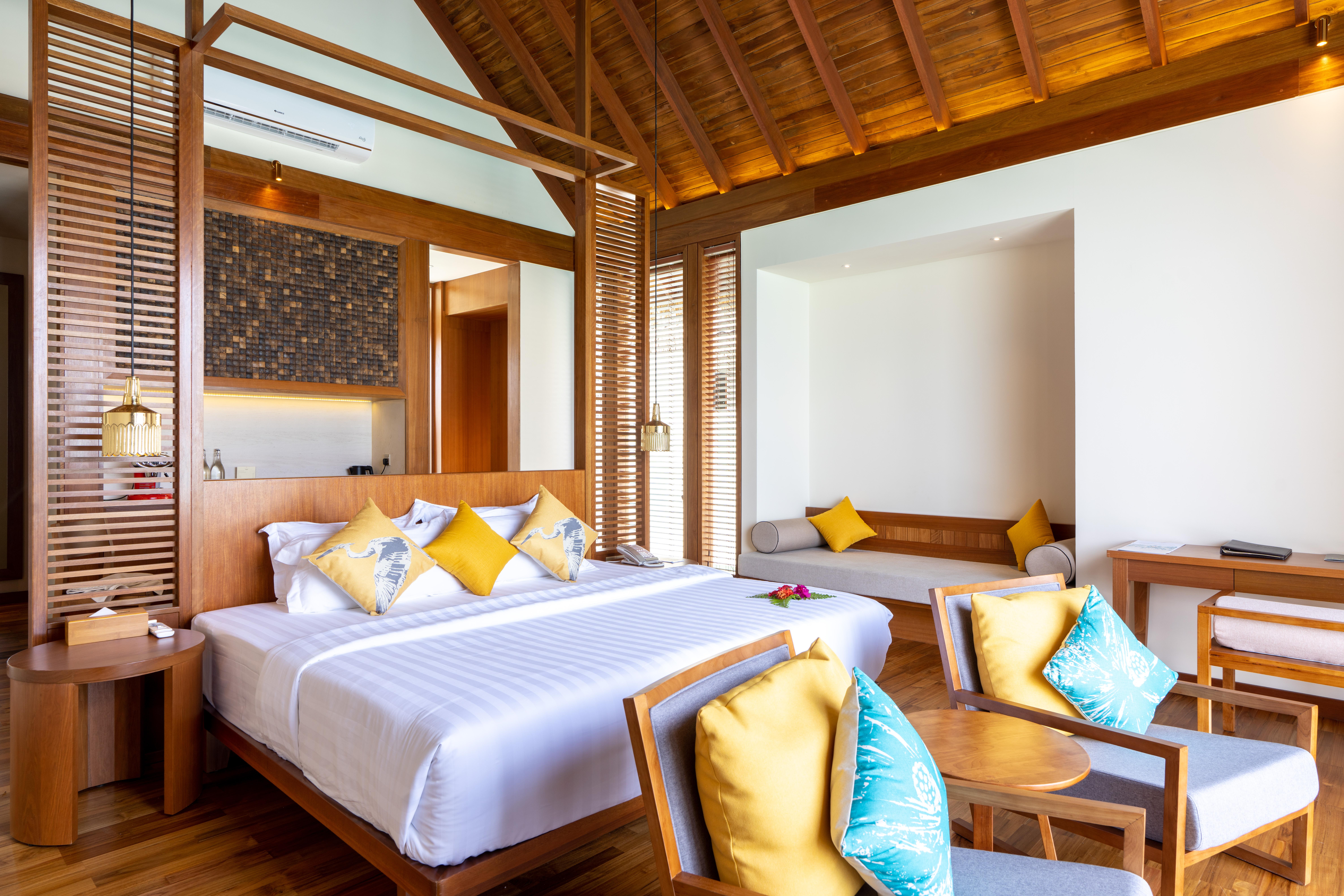 Furaveri Island Resort y Spa Meedhoo  Exterior foto A bedroom at the resort